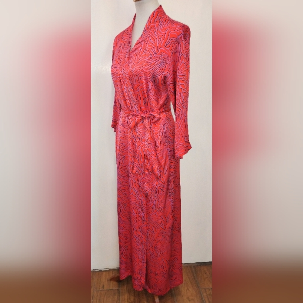 TUCKER MOSTLY SILK ROBE - Picture 5 of 9